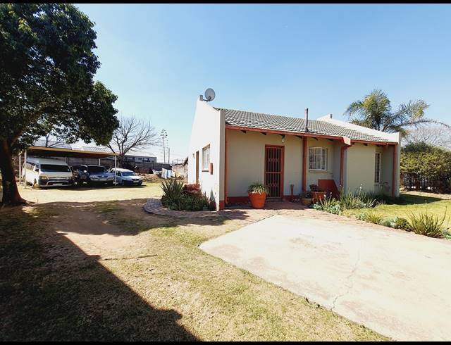 2 BEDROOM FREEHOLD FOR SALE IN NOORDWYK